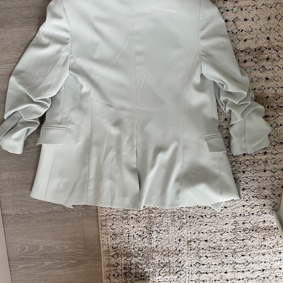 Alice and Olivia Light Blue Blazer Never Worn Size 2 - Picture 5 of 5